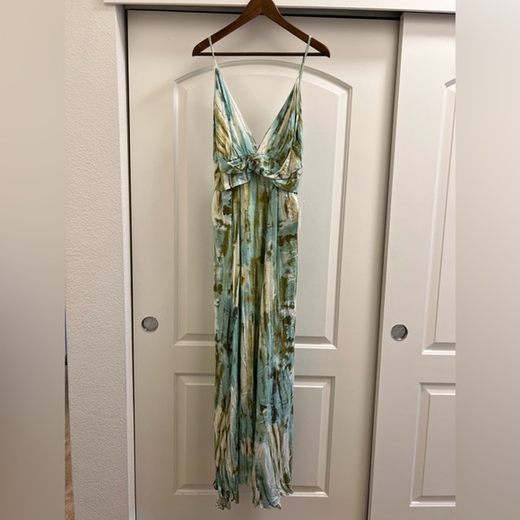 Luxxel Dresses & Skirts - NWT Luxxel Pattern Maxi Beach Dress
